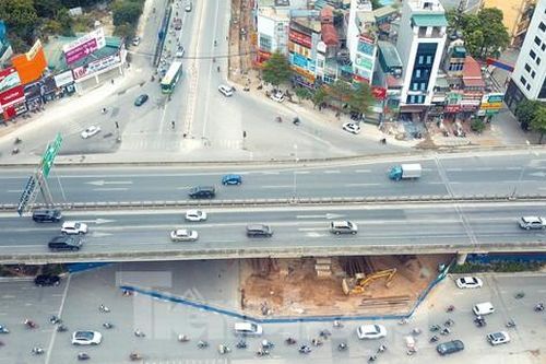 Đóng nút giao Lê Văn Lương - Tố Hữu để thi công hầm chui