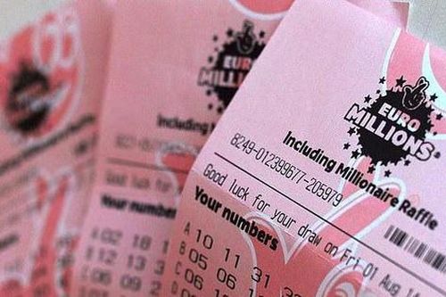 Anh: Một người trúng giải xổ số độc đắc 3.600 tỉ đồng