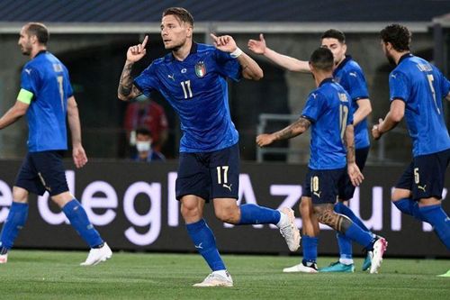 Hàng công bùng nổ, Italy đè bẹp CH Séc