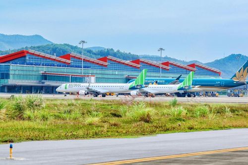 Thêm 2 tỉnh tạm dừng các chuyến bay tới TP.HCM vì dịch COVID-19