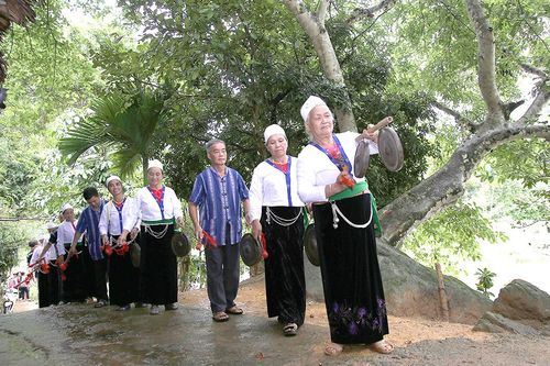 Khơi dậy nét đẹp văn hóa dân tộc Mường