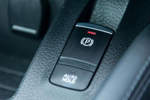Phanh tay điện tử có an toàn hơn phanh tay truyền thống?