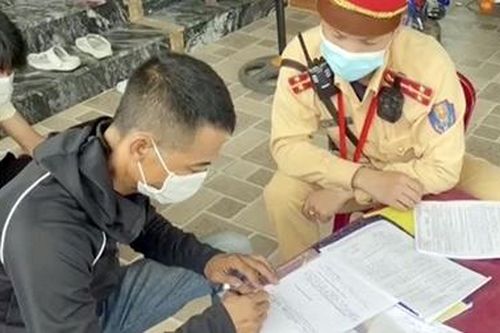 Xe siêu trường, siêu trọng dùng giấy phép lưu hành giả