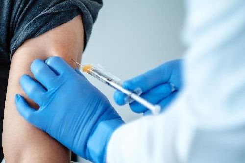 Tiêm đầy đủ các mũi vắc xin COVID-19: Chìa khóa chống lại các biến thể SARS-CoV-2
