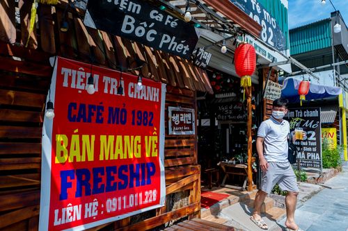 Nhà hàng tại Hạ Long đóng cửa, chuyển qua bán online
