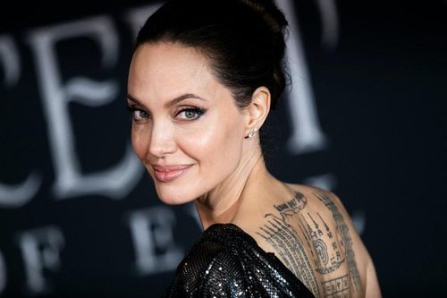 Cái khó của Angelina Jolie