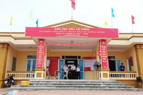 Huyện Sóc Sơn: Cử tri 4 xã tích cực đi bỏ phiếu bầu thêm đại biểu HĐND