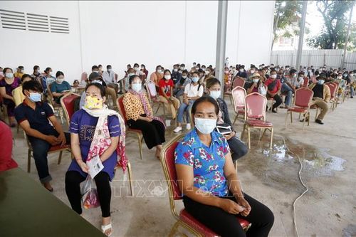 Diễn biến COVID-19 tại Campuchia tiếp tục gây lo ngại; Lào gia hạn phong tỏa lần 3
