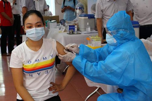 Chỉ trong năm ngày, Bắc Giang đã hoàn thành tiêm 150 nghìn liều vaccine