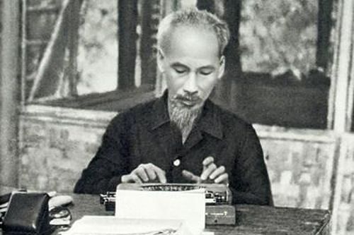 Học tập và làm theo tư tưởng Hồ Chí Minh đáp ứng yêu cầu nhiệm vụ cách mạng trong tình hình mới