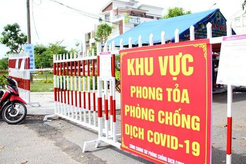 Ra khỏi khu vực phong tỏa nhiều lần để mua sắm đồ, một nam thanh niên bị xử phạt