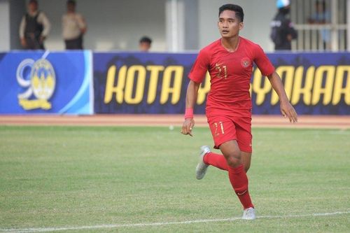 Chân sút Việt Nam khiêm tốn, cầu thủ Indonesia 'nổ vang' trước giờ đối đầu