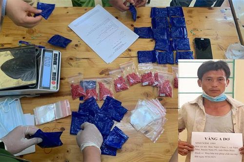 Bắt đối tượng vận chuyển trái phép 6.000 viên ma túy tổng hợp