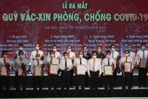 Ngành ngân hàng ủng hộ Quỹ vắc-xin phòng chống COVID-19 gần 700 tỷ đồng