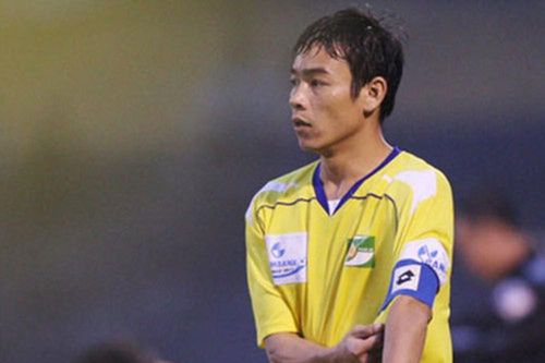 Huy Hoàng dùng 'võ' gì giúp SLNA trụ hạng ?