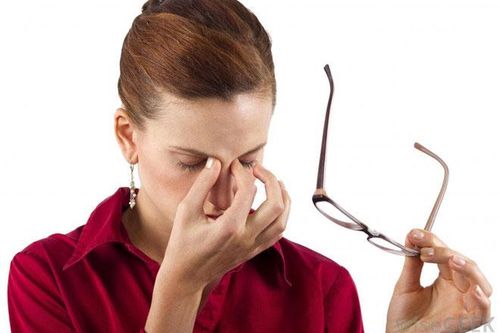 Bí quyết hết mỏi mắt cho dân văn phòng