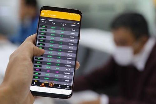 Chứng khoán Việt Nam tăng mạnh nhất thế giới trong nửa năm