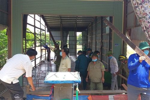 Hỗ trợ các hộ dân ở thị trấn An Phú bị ảnh hưởng sạt lở