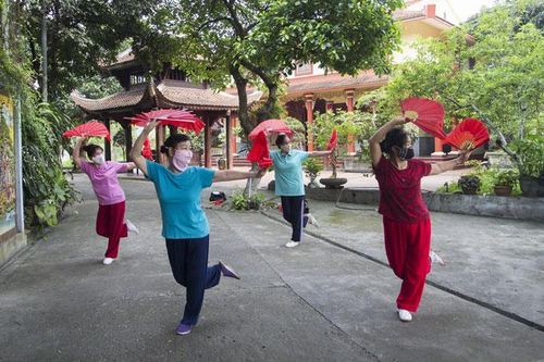 Nâng cao sức khỏe phòng, chống COVID-19