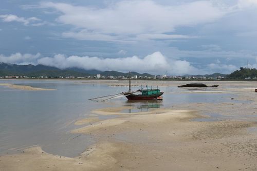 Quảng Ninh: Công ty Quan Minh nạo vét lạch tàu tại Quan Lạn không làm chết sá sùng