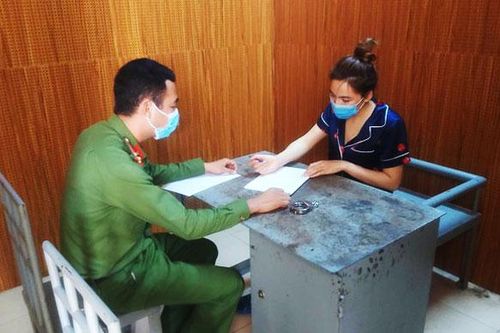 Lừa mua sữa cao cấp để chiếm đoạt
