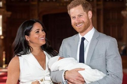 Con gái của Harry - Meghan vừa được sinh ra ở Mỹ, vậy em bé sẽ là người Anh hay người Mỹ?