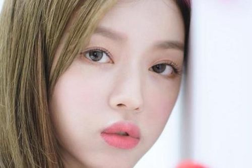 YooA (Oh My Girl) khẳng định không thẩm mỹ, đưa ra lý do biến đổi nhan sắc cực khó tin