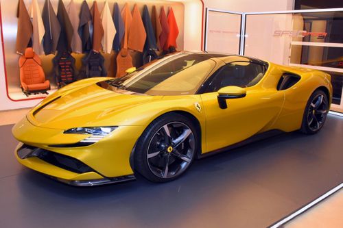 Ferrari SF90 Spider có giá khởi điểm hơn 500.000 USD tại Malaysia