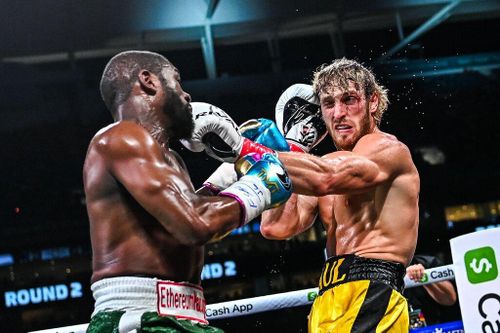 Floyd Mayweather bỏ túi triệu USD khi đối đầu YouTuber tai tiếng