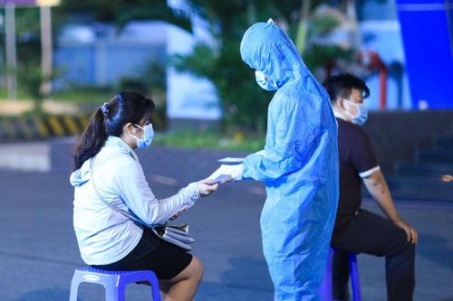 Bất cập khiến nhiều người 'chưa biết khi nào được ra khỏi khu cách ly'
