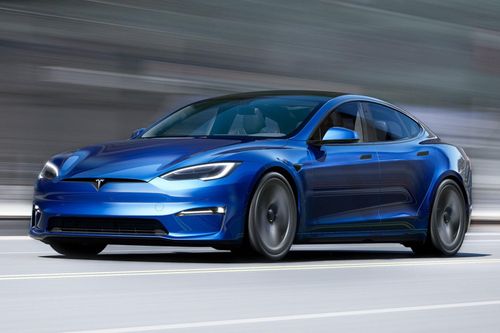 Elon Musk: 'Xe điện không cần chạy xa hơn 630 km'