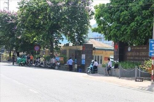 3 người nghi nhiễm Covid-19 tại Bệnh viện Đa khoa Hòa Bình đã có kết quả âm tính