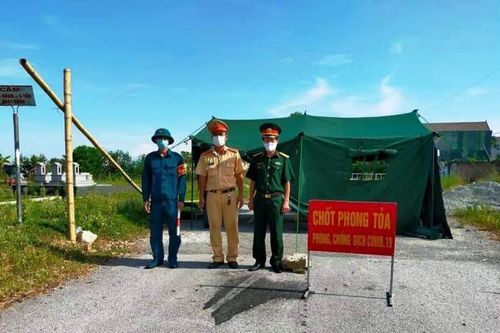 Hà Tĩnh: Lập 13 chốt, phong tỏa thêm 3 thôn kiểm soát dịch COVID-19