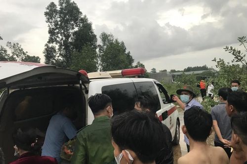Đồng Nai: Tìm thấy thi thể 2 học sinh tiểu học đuối nước trong mỏ đá Tân Cang