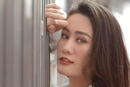 Minh Cúc bật mí ngoài đời cũng giống cô giúp việc 'hâm dở' trong 'Hương vị tình thân'
