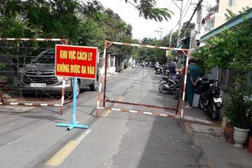 Phong tỏa một tòa nhà chung cư ở TPHCM vì liên quan ca mắc COVID-19