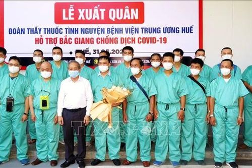 150 y bác sĩ Bệnh viện Trung ương Huế đang chờ tới lượt chi viện cho tâm dịch Bắc Giang