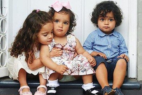 Kỳ lạ: 3 chị em ruột nhưng do 3 người mẹ khác nhau sinh ra