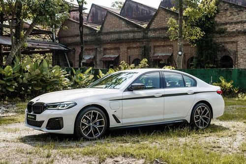 Ngắm BMW 5-Series 2021 mới ra mắt tại Malaysia, có tùy chọn động cơ hybrid