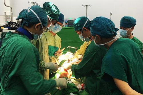Hiểm họa từ đắp thuốc lá, thuốc nam