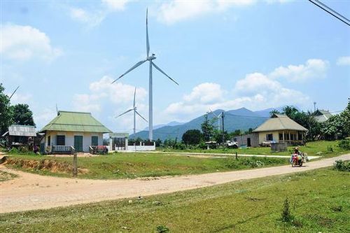 Quảng Trị từng bước hiện thực hóa khát vọng trở thành trung tâm năng lượng của miền Trung. Bài 1: Khi điện gió về bản