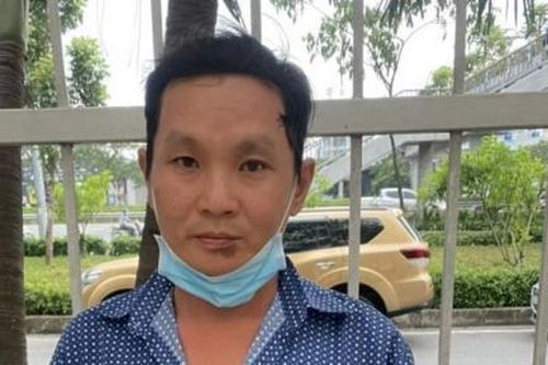 Uống rượu, mang kiếm trong người còn hối lộ CSGT xin bỏ qua