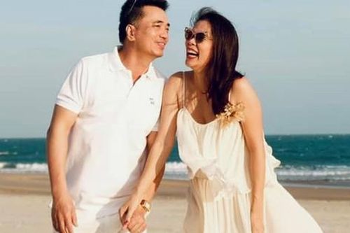 Mỹ Lệ 'tình bể bình' bên ông xã 62 tuổi