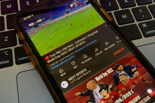 Số người xem trận Việt Nam - Indonesia gấp đôi sự kiện Apple toàn cầu