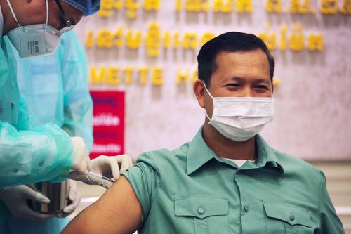 Chiến lược tiêm vaccine 'nở hoa' của Campuchia