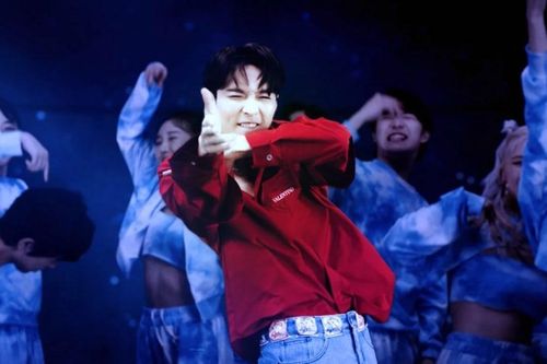 Trương Nghệ Hưng được ghép hình vào MV của EXO