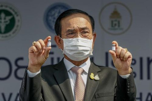 Thái Lan vượt 300.000 mũi trong ngày đầu chiến dịch tiêm chủng