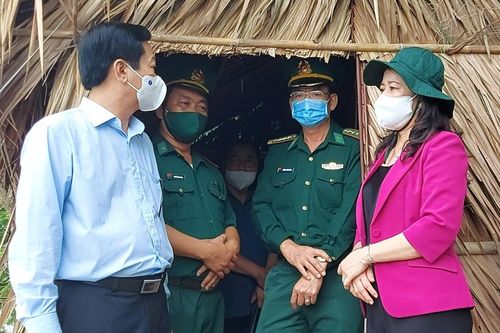 Phó chủ tịch nước kiểm tra chốt phòng dịch ở biên giới Kiên Giang