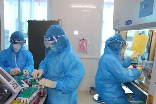 52 cán bộ y tế Nghệ An chi viện Hà Tĩnh phòng chống dịch Covid-19