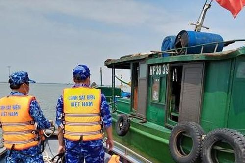 Bộ Tư lệnh Vùng Cảnh sát biển 1 tạm giữ 15.000 lít dầu DO không rõ nguồn gốc